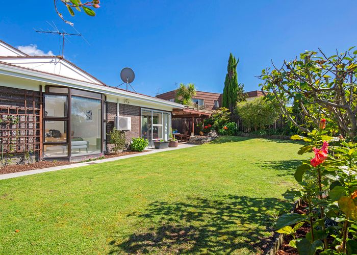  at 1/1 Arkley Avenue, Farm Cove, Auckland