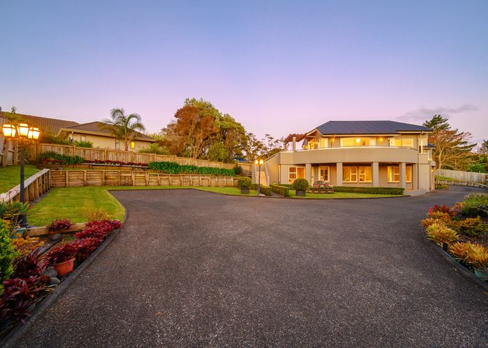  at 19 Del Mar Court, Shamrock Park, Auckland