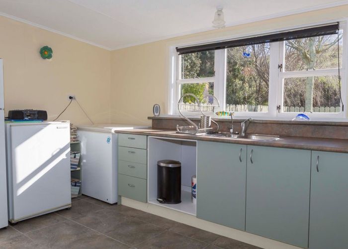  at 44 Seaview Road, Herbertville