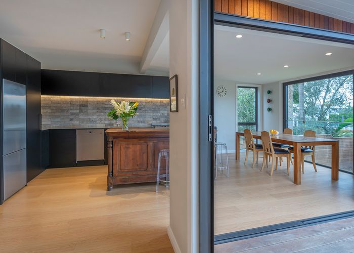  at 4 Nottingham Street, Westmere, Auckland