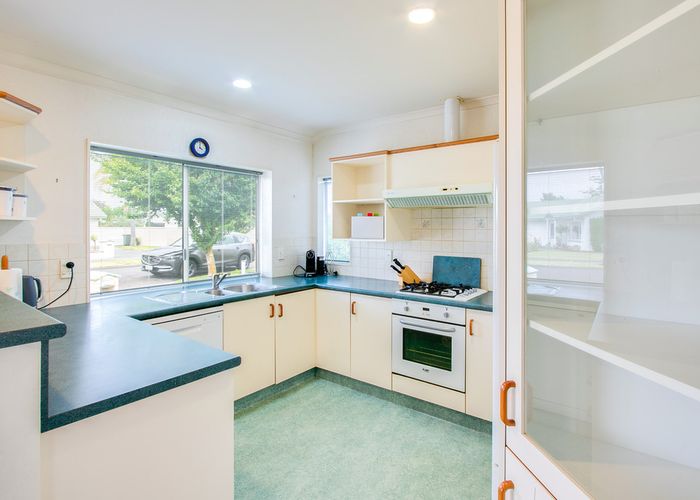 Free property data for 21 Alderney Way, Taradale, Napier homes.co.nz