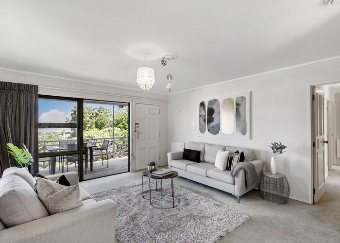  at 2/9 Valhalla Drive, Beach Haven, Auckland
