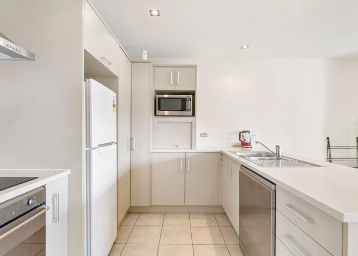  at 15/7 The Avenue, Albany, Auckland