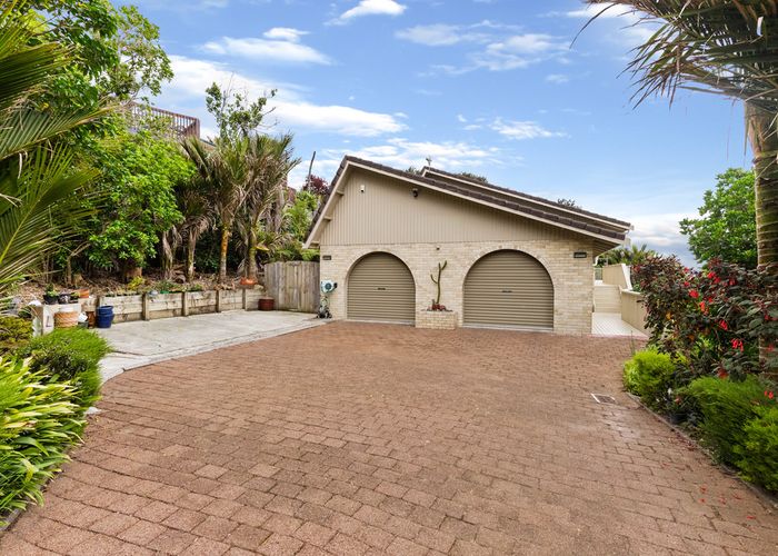  at 18 Atarua Gardens, Waiatarua, Auckland