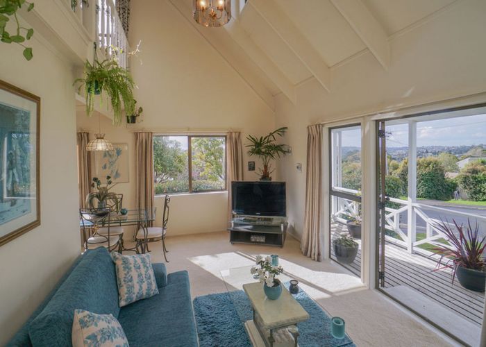  at 1/208 Rangatira Road, Beach Haven, Auckland