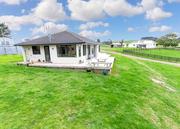  at 814 Paparata Road, Bombay