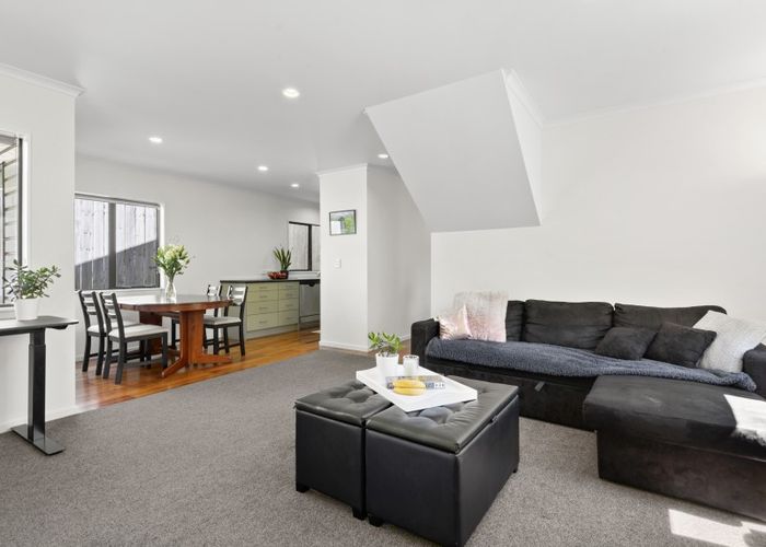  at 11 Duncan Street, Tawa, Wellington