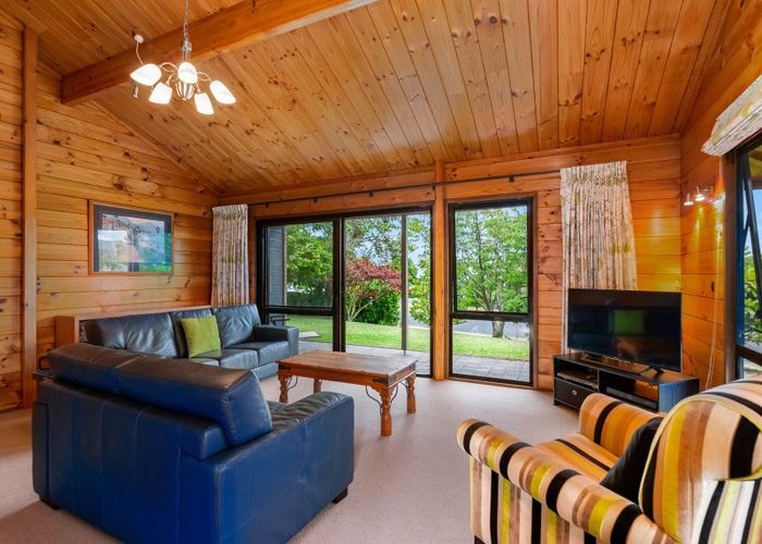  at 4 Boojum Dell, Kinloch, Taupō