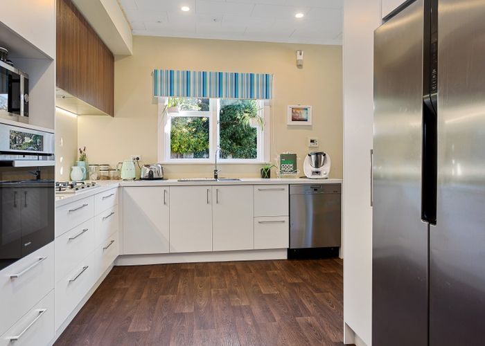  at 18 Woodside Road, Oxford, Oxford