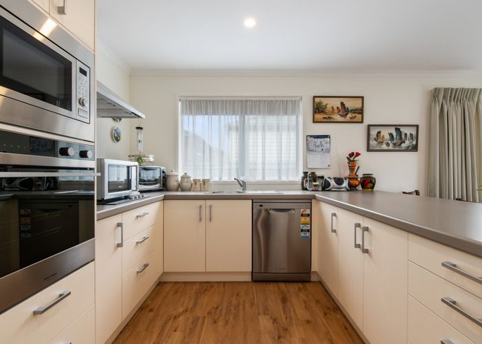  at 8 Savage Crescent, Upper Hutt Central, Upper Hutt