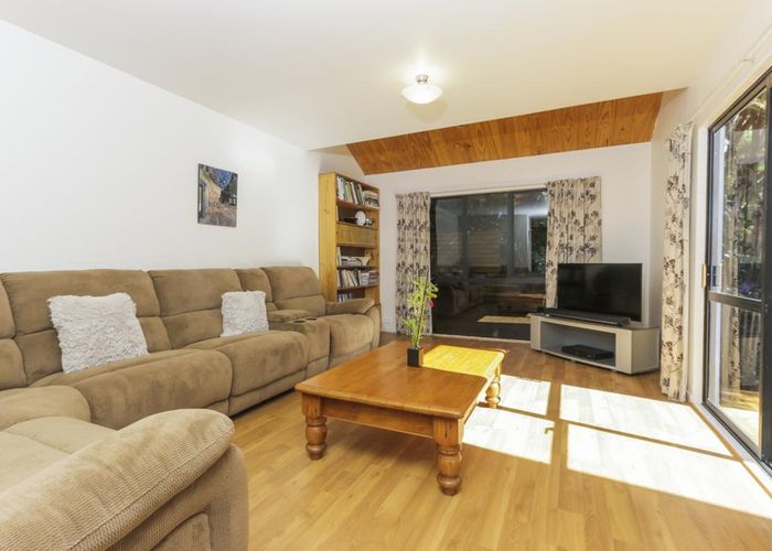  at 25 Raroa Terrace, Waiatarua, Auckland