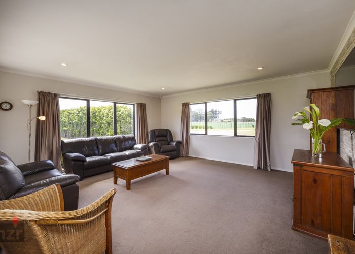  at 135 Hansens Line, Newbury, Palmerston North