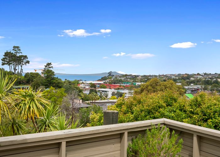  at 61A Woodlands Crescent, Browns Bay, Auckland