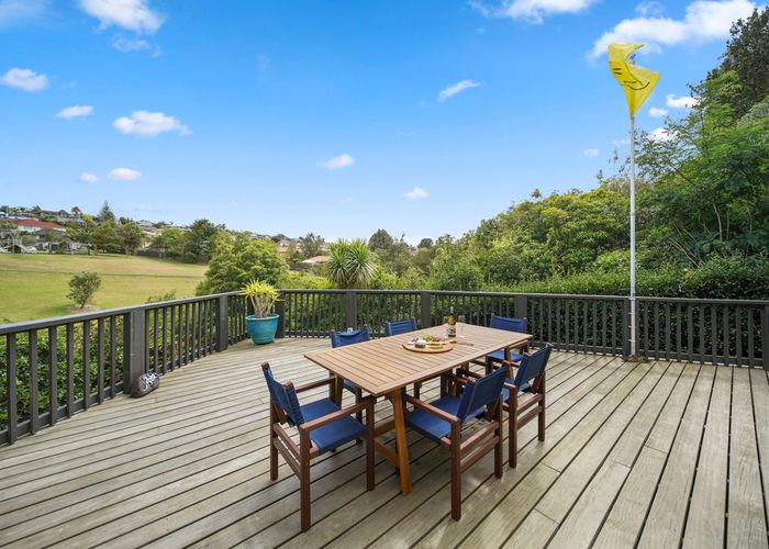  at 29 Woodview Rise, Botany Downs, Auckland