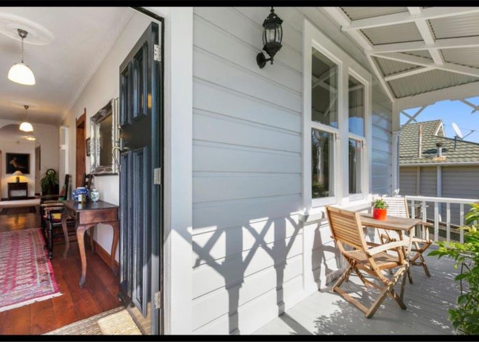  at 27 Everest Street, Khandallah, Wellington