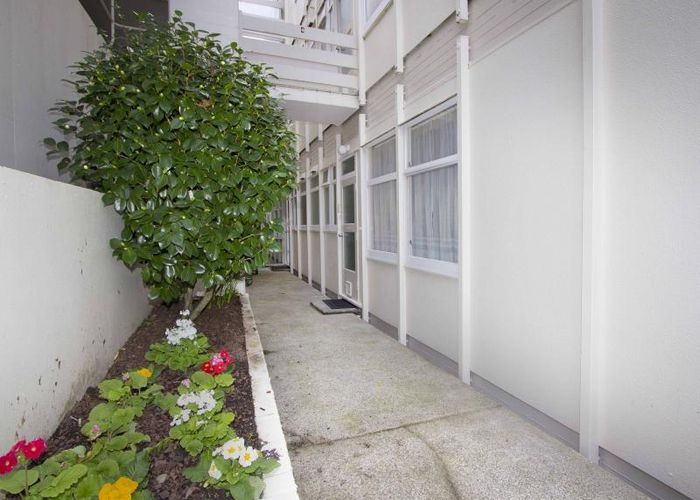  at 4 Gill Road, Lowry Bay, Lower Hutt