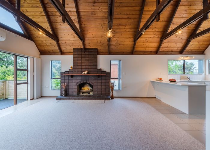  at 2/90 Pleasant Road, Titirangi, Auckland