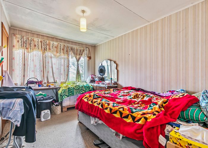  at 5 Fairey Place, Mangere, Auckland