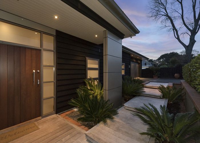  at 1049 River Road, Queenwood, Hamilton