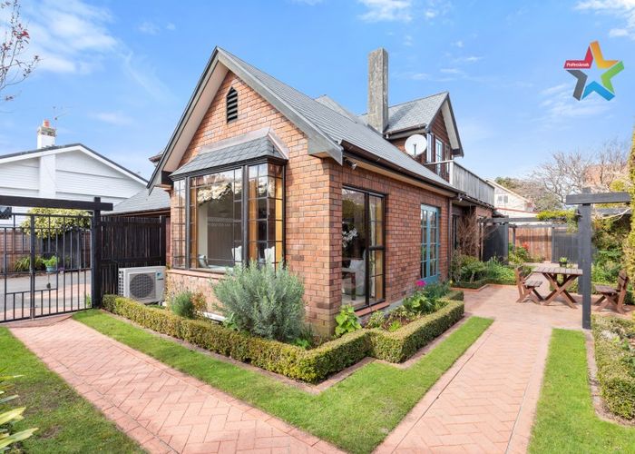  at 1/16 Maire Street, Woburn, Lower Hutt