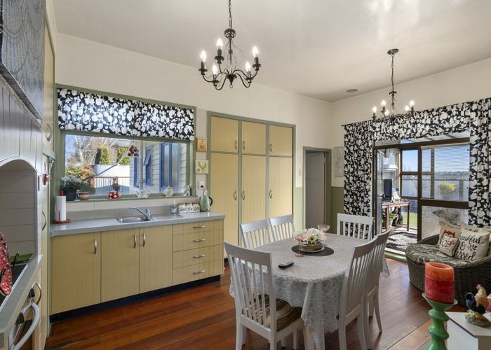  at 10 Riverside Drive, Kelvin Grove, Palmerston North