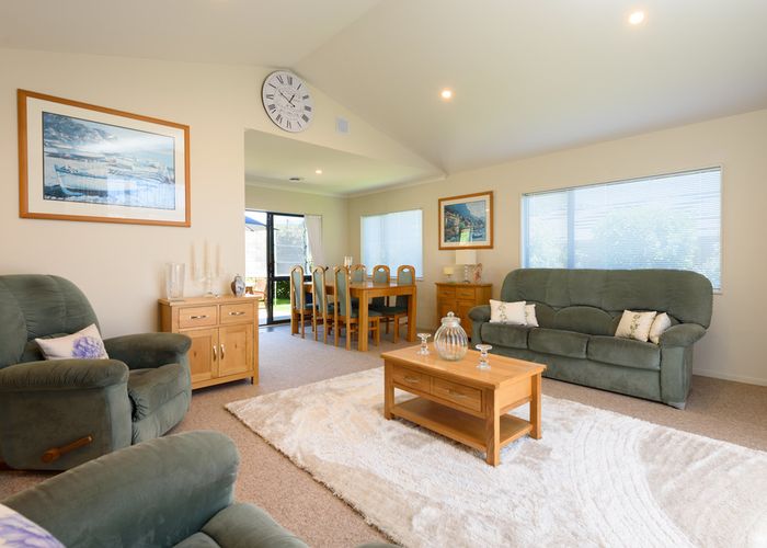  at 44 Falcon Drive, Welcome Bay, Tauranga