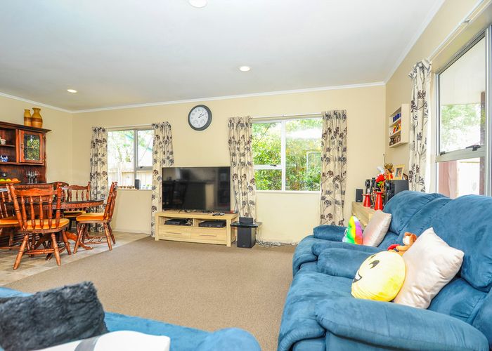  at 3/9 Cameron Place, Ranui, Auckland
