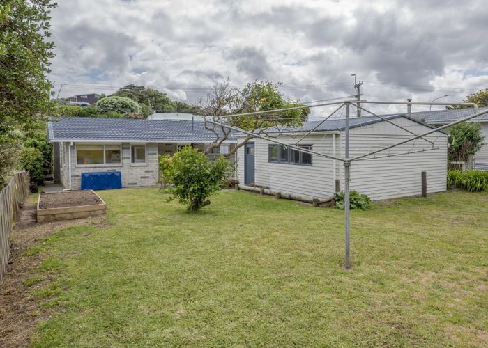  at 81 Tasman Road, Otaki Beach, Otaki