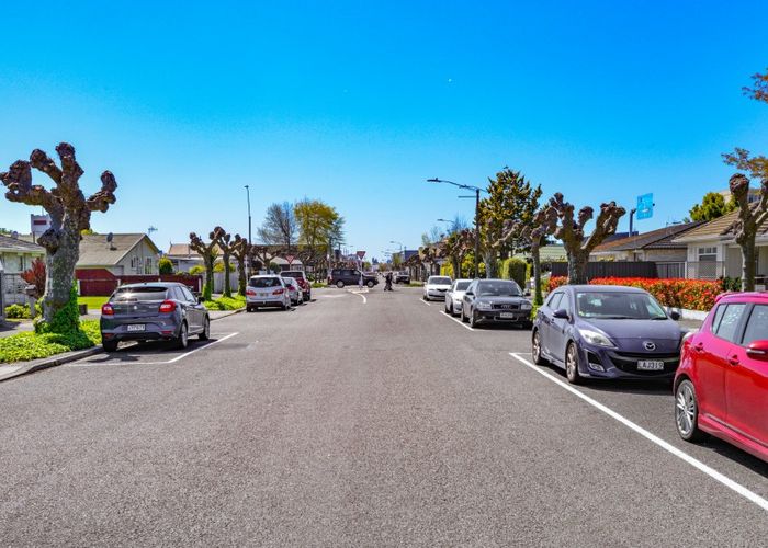  at 406 Market Street South, Hastings