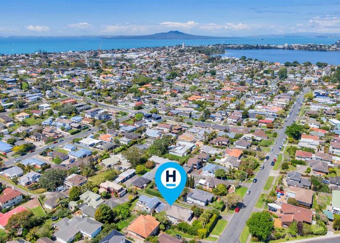  at 1/53 Corunna Road, Milford, Auckland