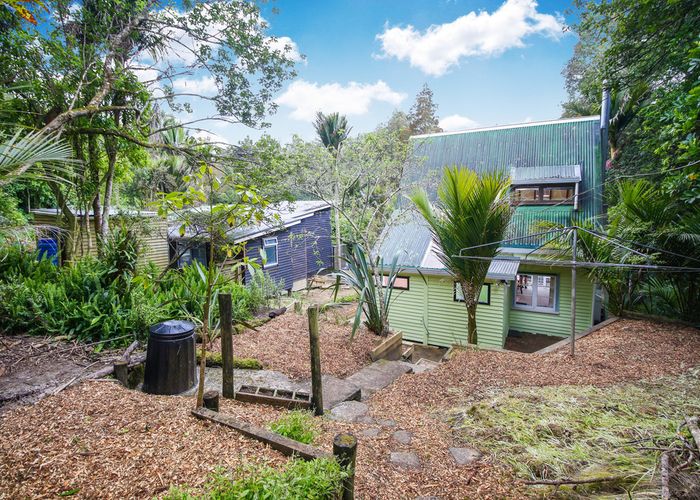  at 16 Mahoe Road, Titirangi, Auckland