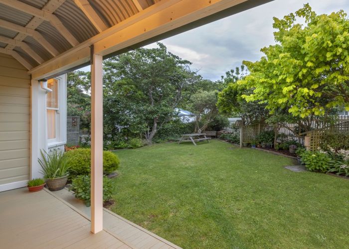  at 89 Eden Street, Island Bay, Wellington