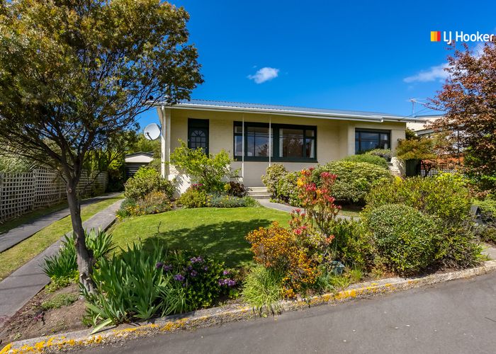  at 6 Erskine Place, Saint Clair, Dunedin