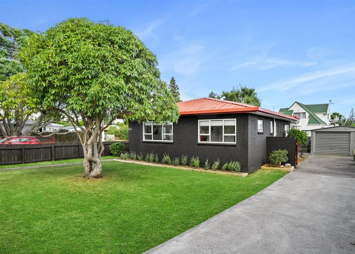  at 42 Yeovil Road, Te Atatu Peninsula, Auckland