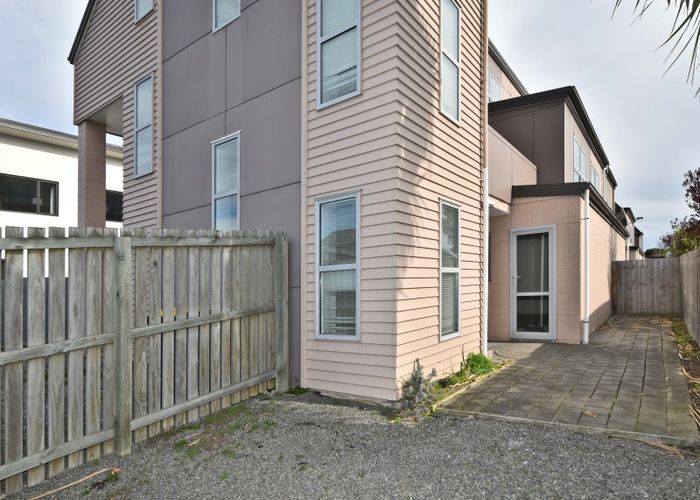  at 8 Broadbent Street, Riccarton, Christchurch
