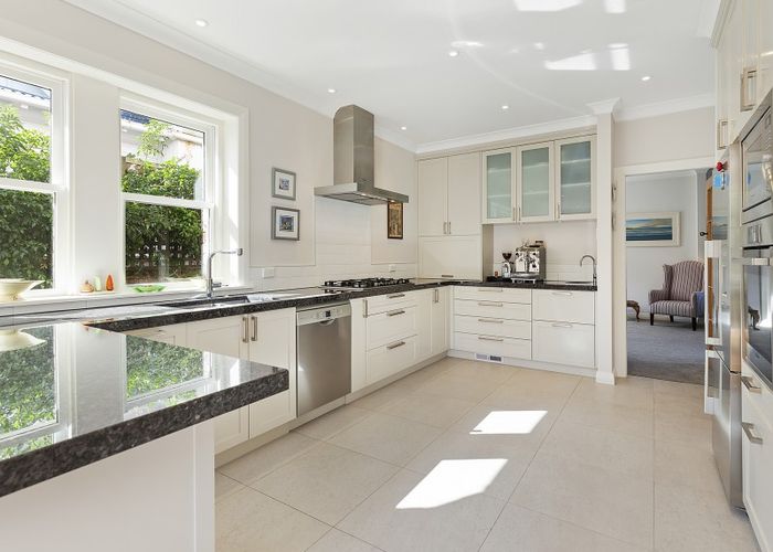  at 10 Plunket Street, Kelburn, Wellington