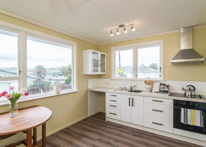  at 44 Takapuwahia Drive, Takapuwahia, Porirua