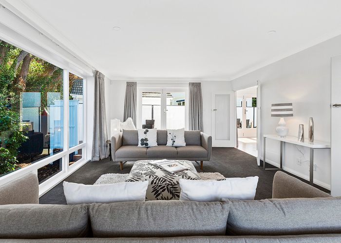  at 2 Tio Tio Road, Miramar, Wellington