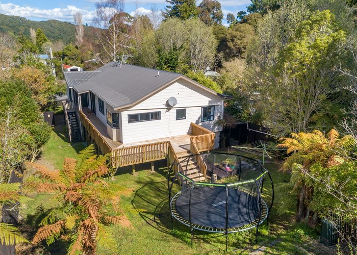  at 10 Avian Road, Blue Mountains, Upper Hutt