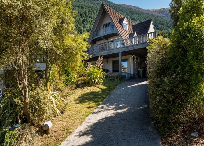  at 6A Williams Street, Sunshine Bay, Queenstown