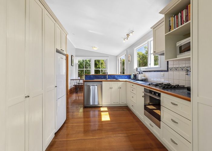  at 129 Northland Road, Northland, Wellington