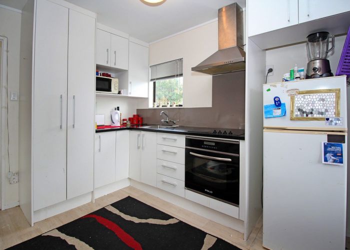  at 2/38 Maplesden Drive, Clendon Park, Auckland