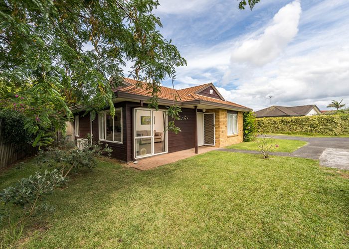  at 16 Tullis Place, Burswood, Auckland