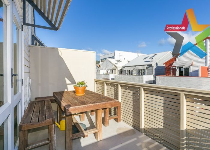  at 2/1 Drummond Street, Mount Cook, Wellington