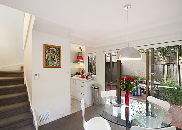  at 2/13 Tagalad Road, Mission Bay, Auckland