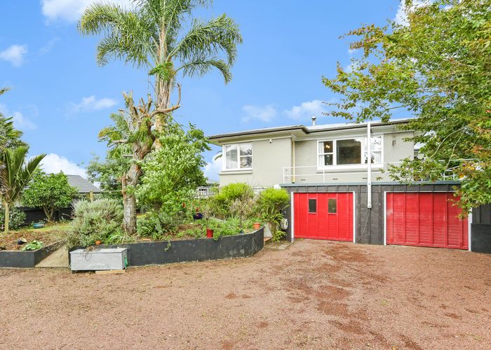  at 8 Youngs Road, Papakura, Papakura