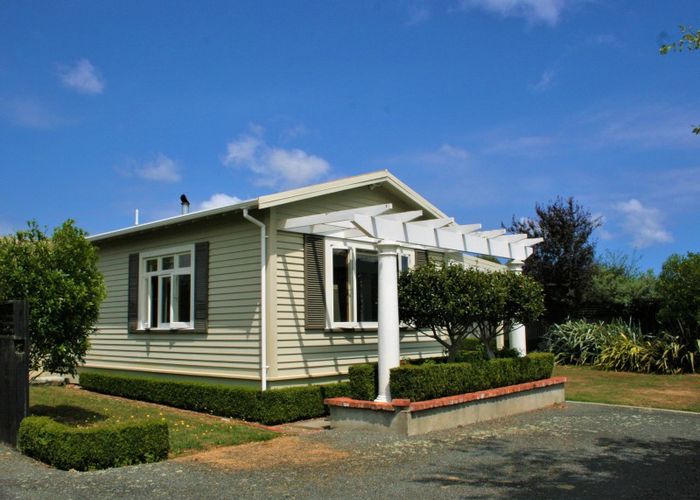 Free property data for 1070 Queen Street East, Levin homes.co.nz