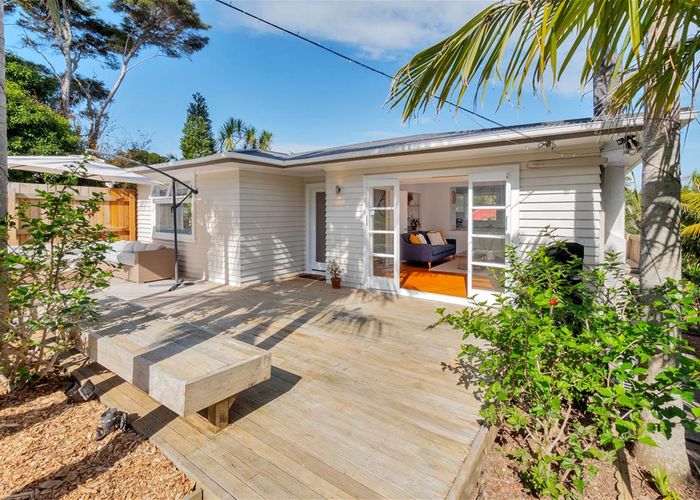  at 1/30 Park Road, Glenfield, Auckland