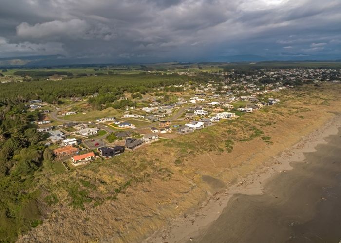  at 250 Park Avenue, Waitarere Beach, Levin