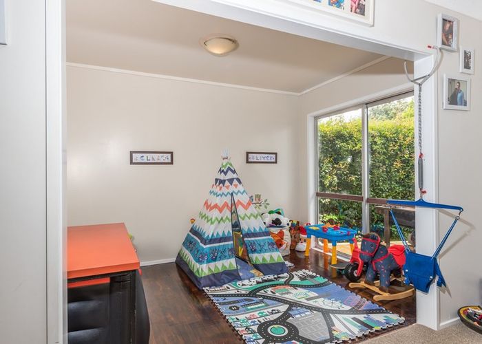  at 76 Roberts Road, Te Atatu South, Auckland